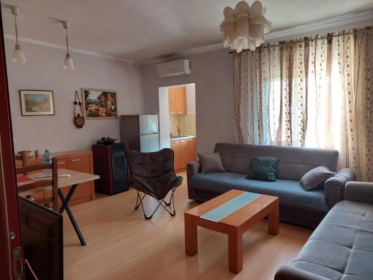 Myslym Shyri Lovely Top Apartment Tirana Buitenkant foto