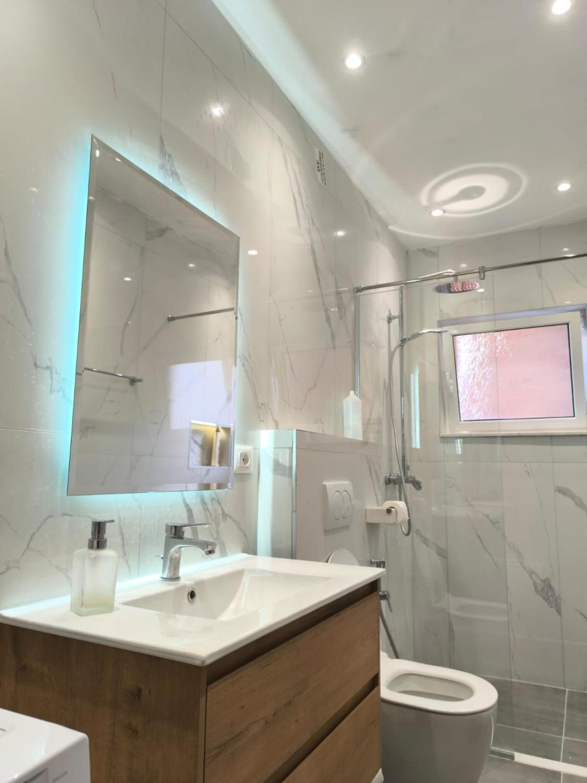 Myslym Shyri Lovely Top Apartment Tirana Buitenkant foto